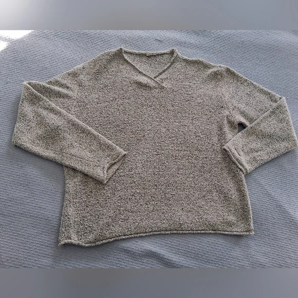 Columbia Vintage Women's Bouclé Textured Knit Pullover Sweater - Picture 4 of 12